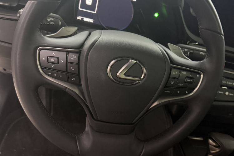 Used Lexus ES 2022 200 Excellence Edition Steering Wheel