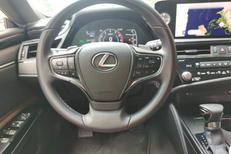 Used Lexus ES 2022 300h Excellence Edition Steering Wheel