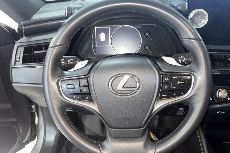 Used Lexus ES 2022 200 Excellence Edition Steering Wheel