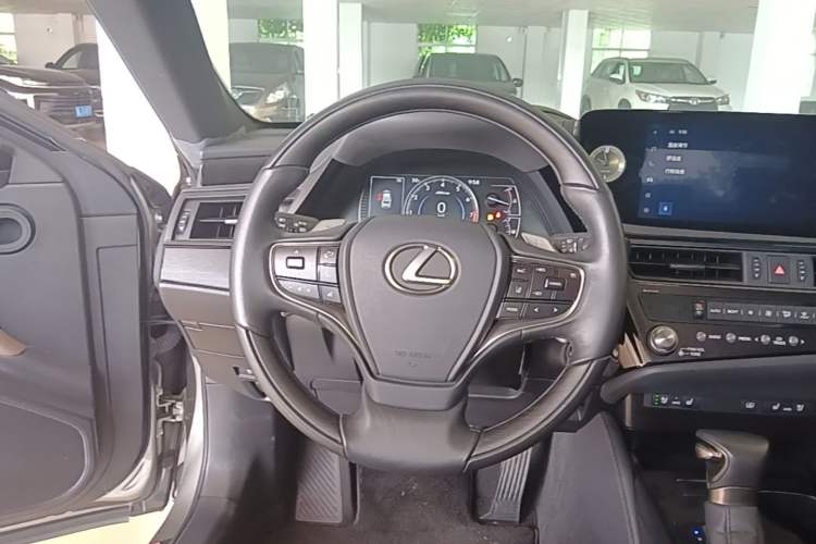 Used Lexus ES 2022 200 Luxury Edition Steering Wheel
