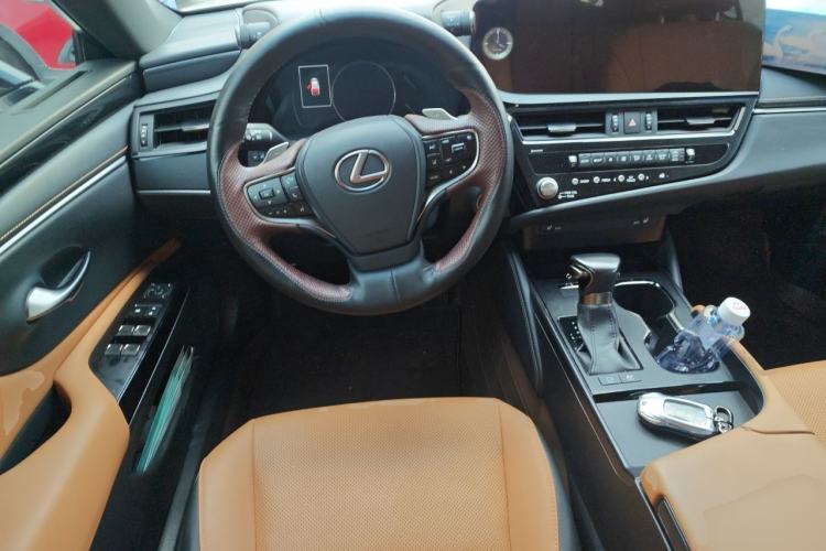 Used Lexus ES 2022 300h Excellence Edition Steering Wheel
