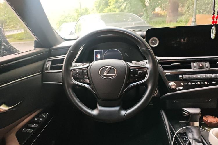 Used Lexus ES 2022 200 Excellence Edition Steering Wheel