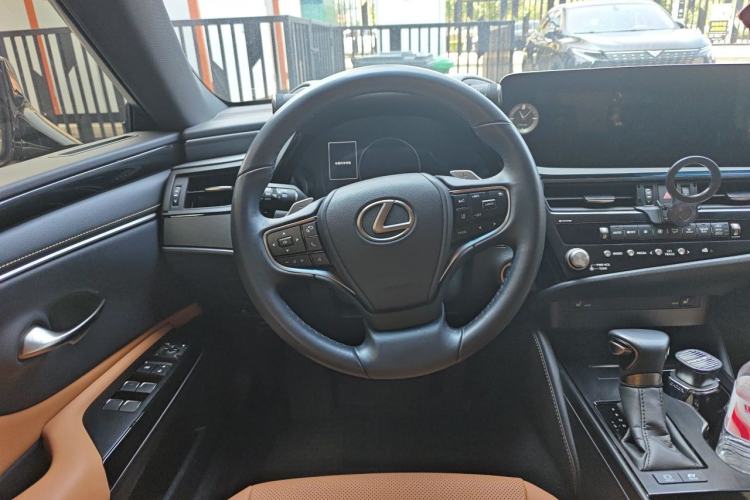 Used Lexus ES 2022 300h Excellence Edition Steering Wheel