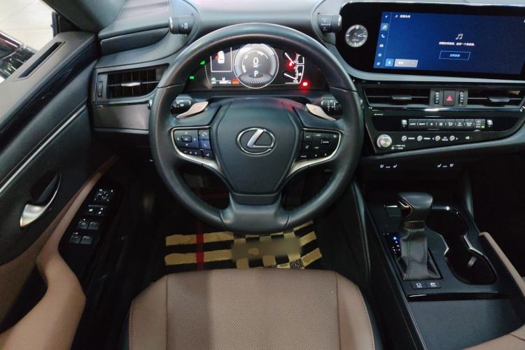 Used Lexus ES 2022 300h Deluxe Edition Steering Wheel