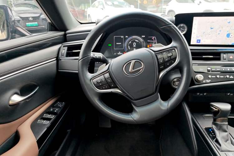 Used Lexus ES 2022 300h Deluxe Edition Steering Wheel