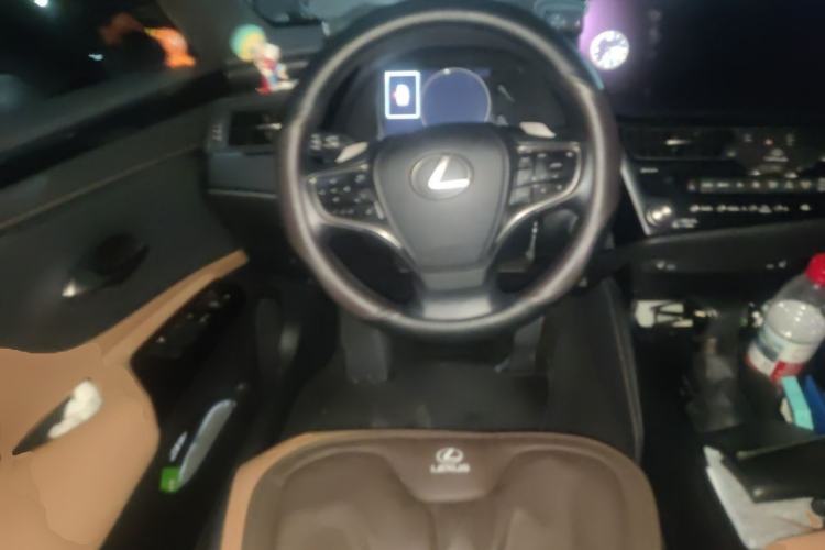 Used Lexus ES 2022 300h Excellence Edition Steering Wheel