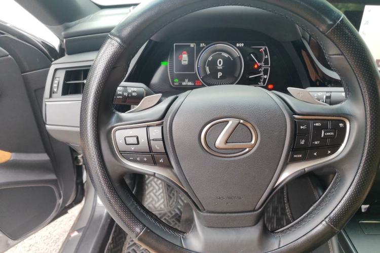 Used Lexus ES 2022 300h Excellence Edition Steering Wheel