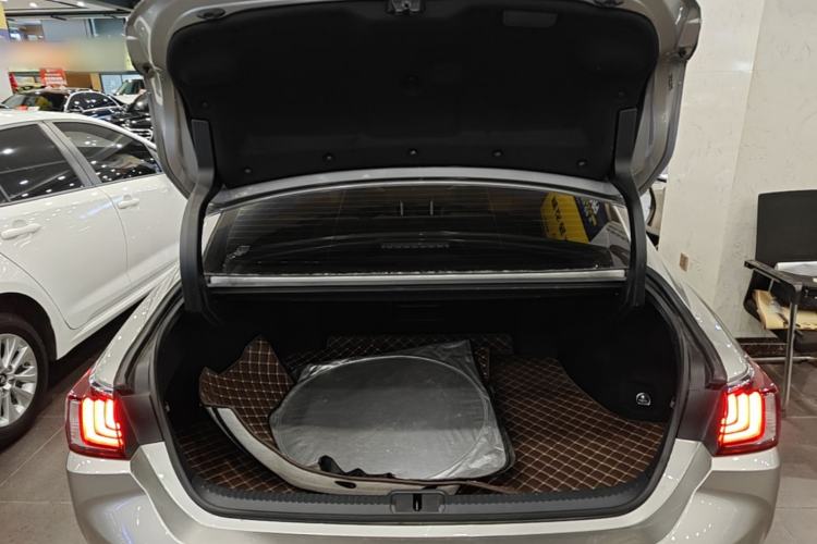Used Lexus ES 2022 300h Excellence Edition Trunk