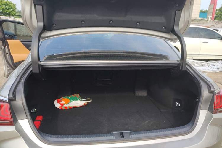 Used Lexus ES 2022 200 Excellence Edition Trunk