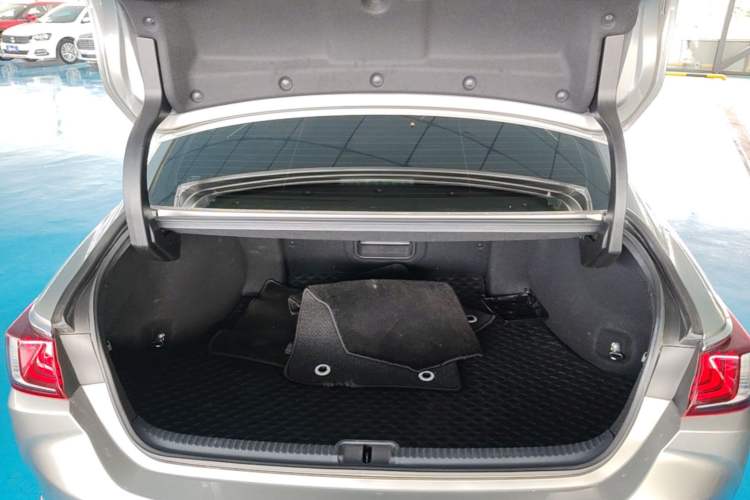 Used Lexus ES 2022 200 Excellence Edition Trunk
