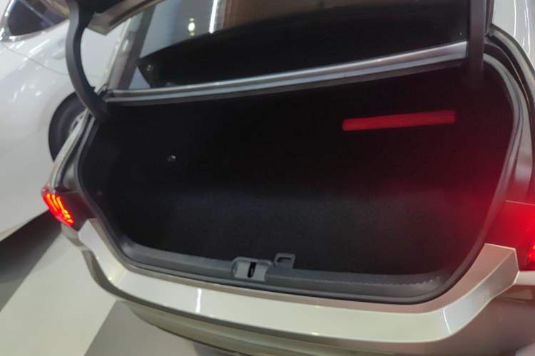 Used Lexus ES 2022 200 Excellence Edition Trunk