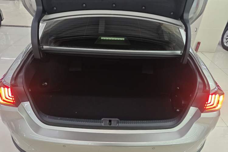 Used Lexus ES 2022 200 Excellence Edition Trunk