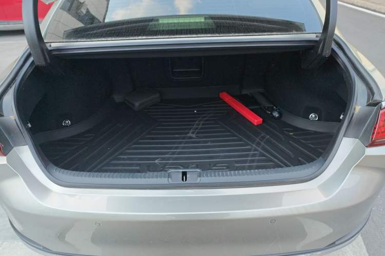 Used Lexus ES 2022 300h Excellence Edition Trunk
