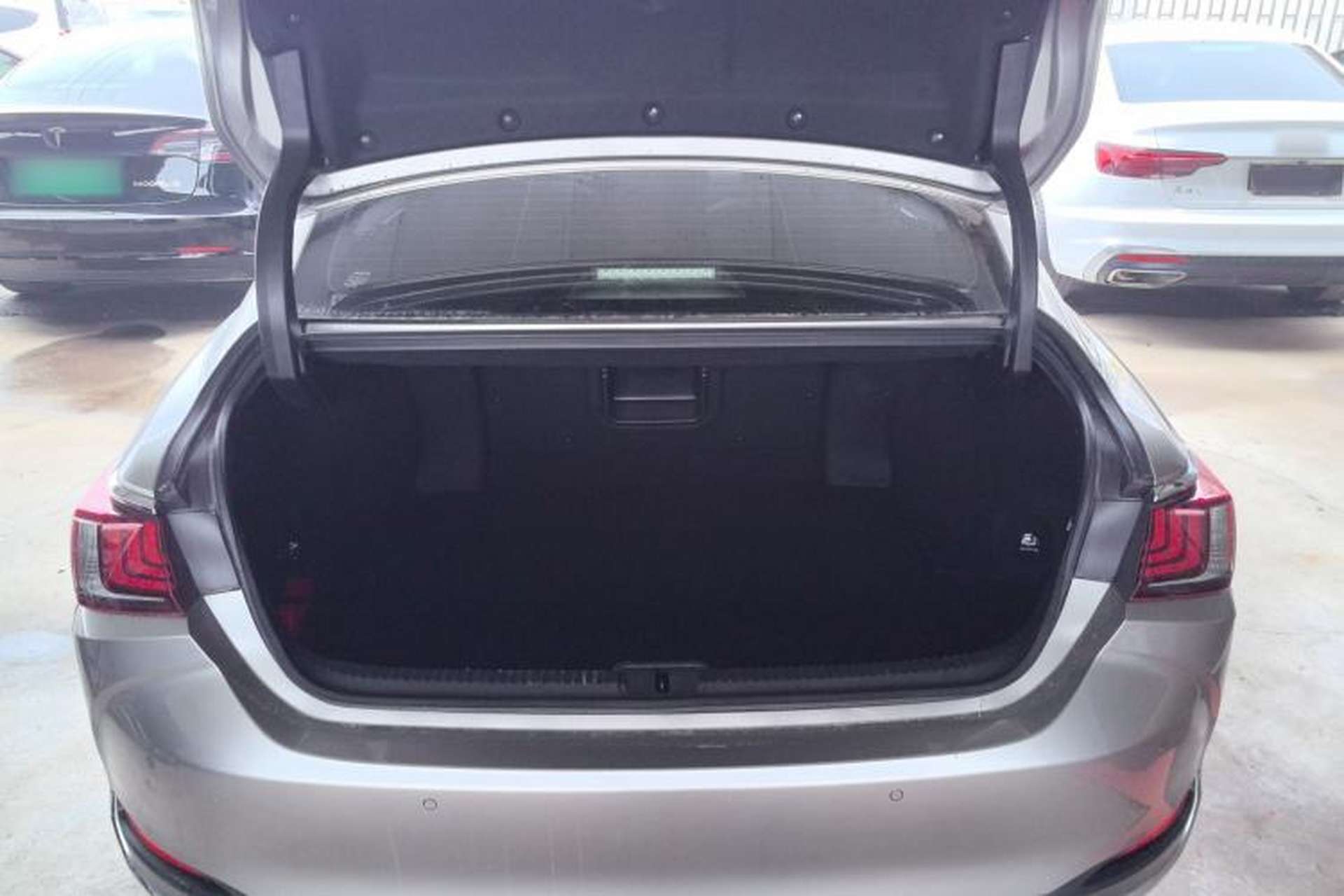 Used Lexus ES 2022 200 Luxury Edition Trunk