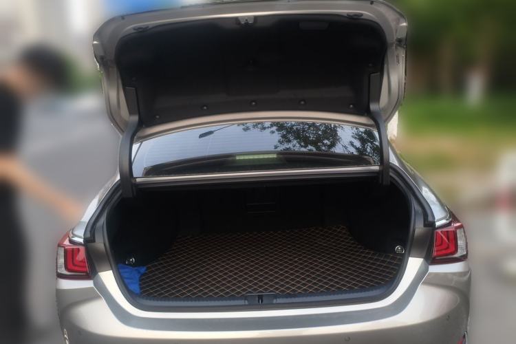 Used Lexus ES 2022 200 Luxury Edition Trunk
