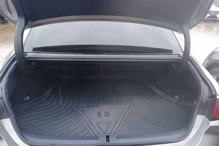 Used Lexus ES 2022 200 Excellence Edition Trunk