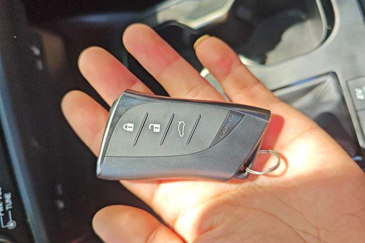 Used Lexus ES 2022 300h Excellence Edition Vehicle Key