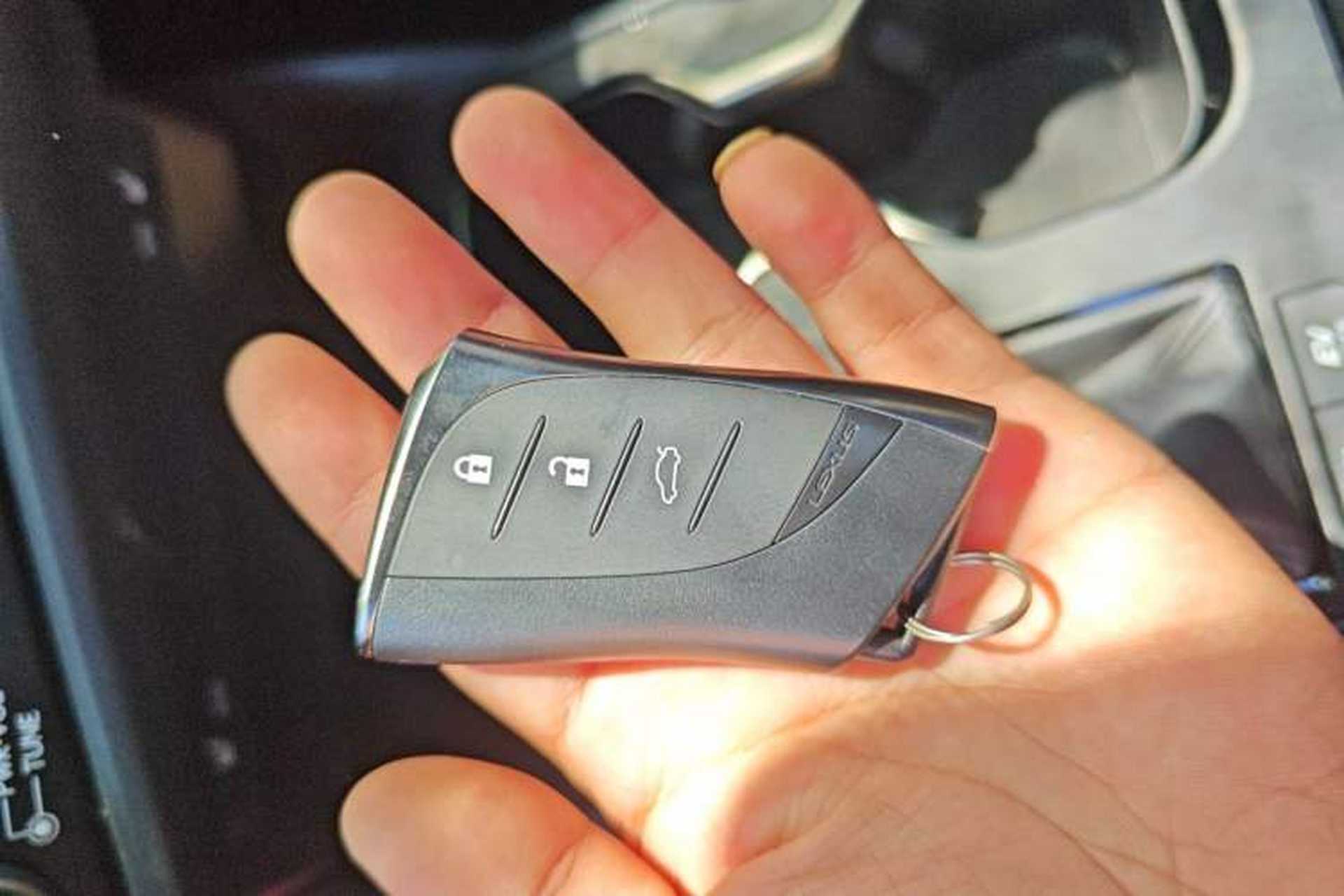 Used Lexus ES 2022 300h Excellence Edition Vehicle Key