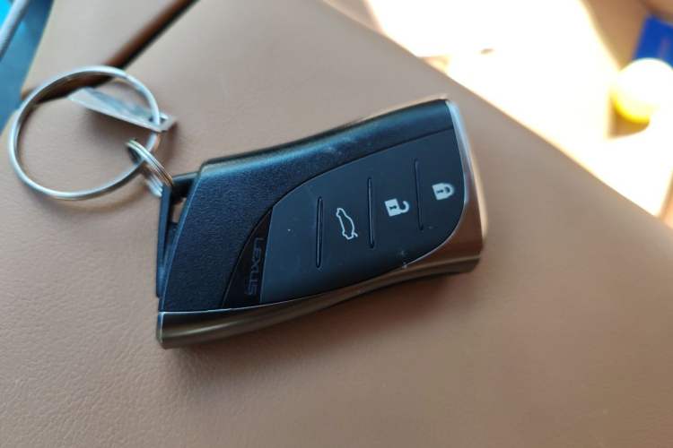 Used Lexus ES 2022 200 Excellence Edition Vehicle Key