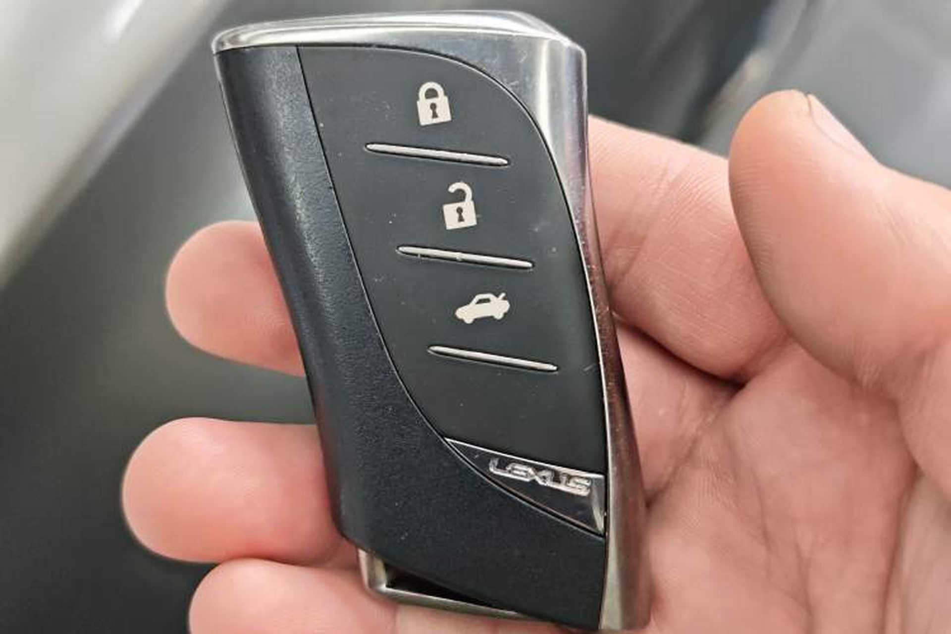 Used Lexus ES 2022 300h Deluxe Edition Vehicle Key