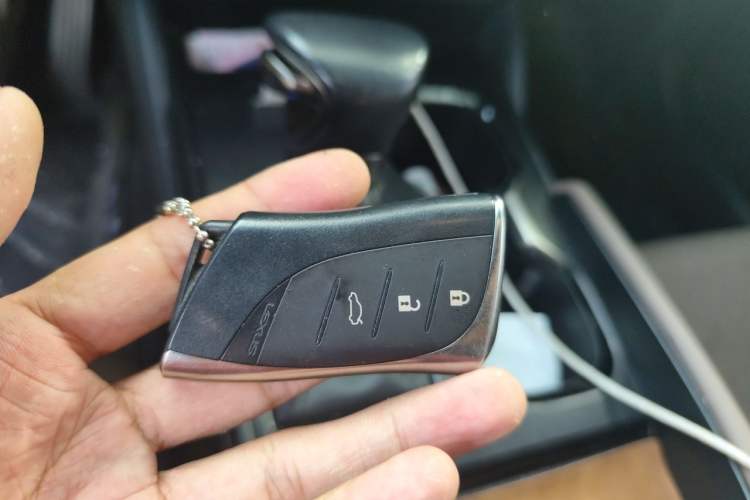 Used Lexus ES 2022 200 Excellence Edition Vehicle Key