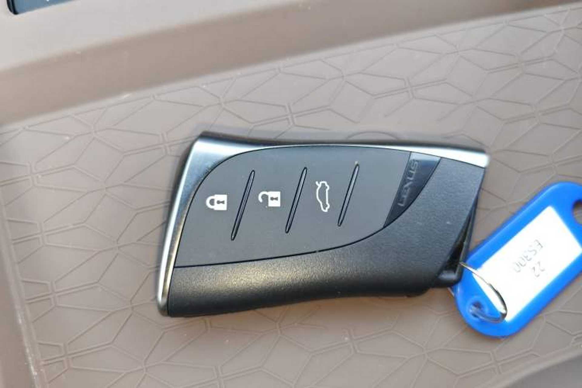 Used Lexus ES 2022 300h Excellence Edition Vehicle Key