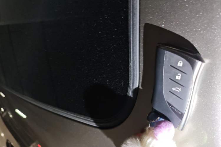 Used Lexus ES 2022 200 Excellence Edition Vehicle Key