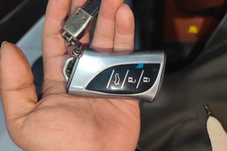 Used Lexus ES 2022 200 Excellence Edition Vehicle Key
