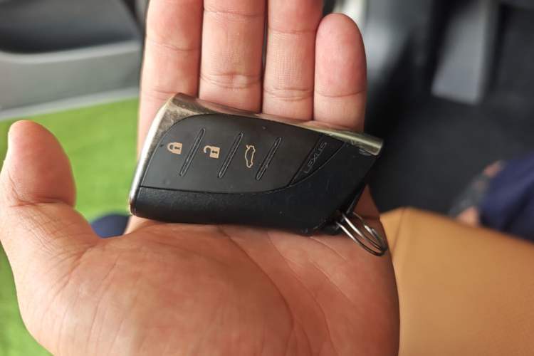 Used Lexus ES 2022 300h Deluxe Edition Vehicle Key