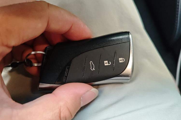 Used Lexus ES 2022 200 Excellence Edition Vehicle Key