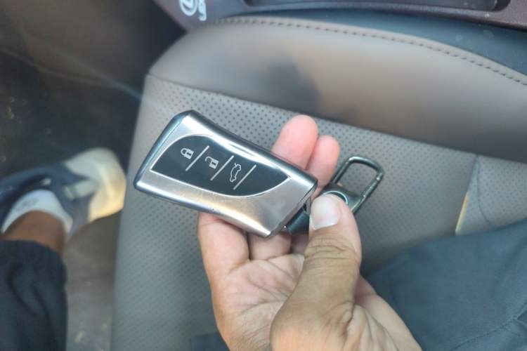 Used Lexus ES 2022 200 Excellence Edition Vehicle Key