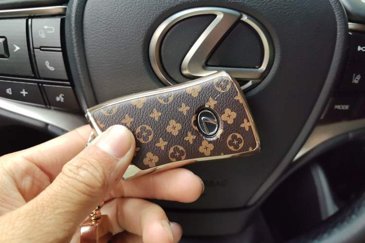 Used Lexus ES 2022 200 Excellence Edition Vehicle Key