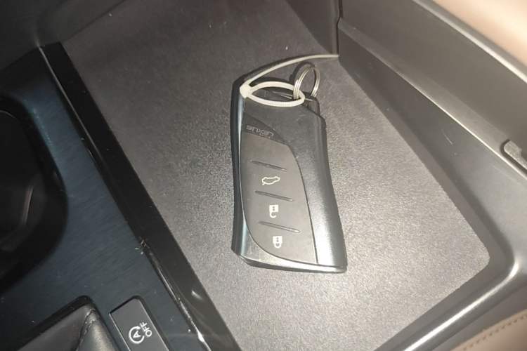 Used Lexus ES 2022 200 Excellence Edition Vehicle Key