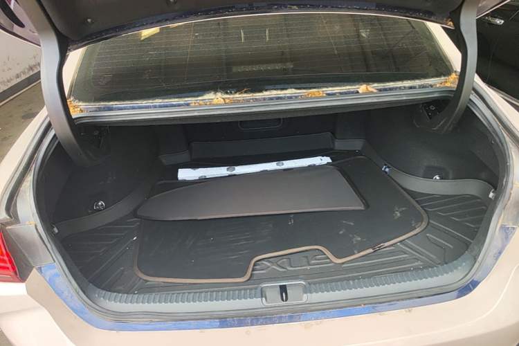 Used Lexus ES 2022 200 Excellence Edition Trunk