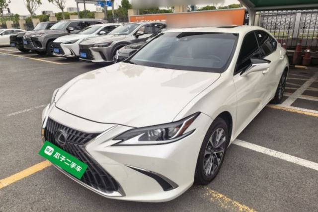 Used Lexus ES 2022 300h Excellence Edition