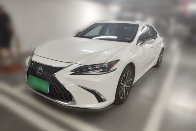 Used Lexus ES 2022 300h Deluxe Edition