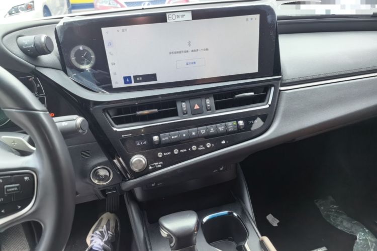 Used Lexus ES 2022 300h Excellence Edition Audio And AC Panel