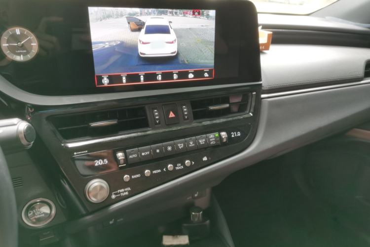Used Lexus ES 2022 200 Excellence Edition Audio And AC Panel