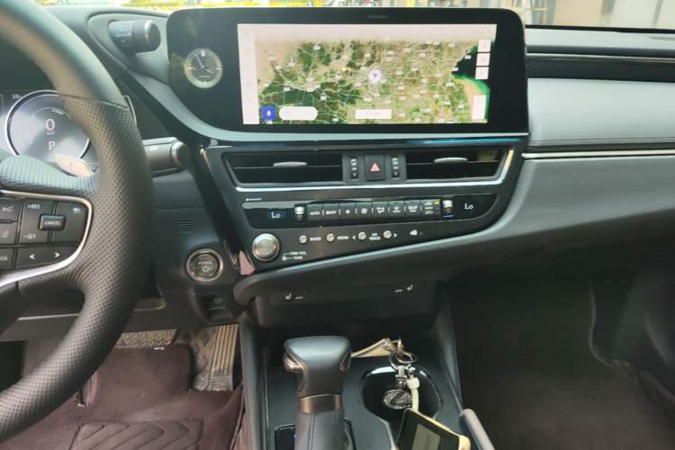Used Lexus ES 2022 260 Excellence Edition Audio And AC Panel