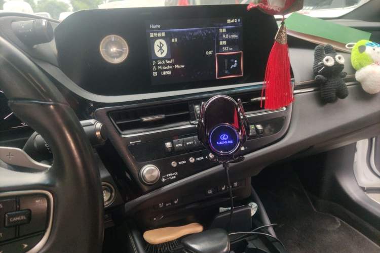 Used Lexus ES 2022 200 Luxury Edition Audio And AC Panel