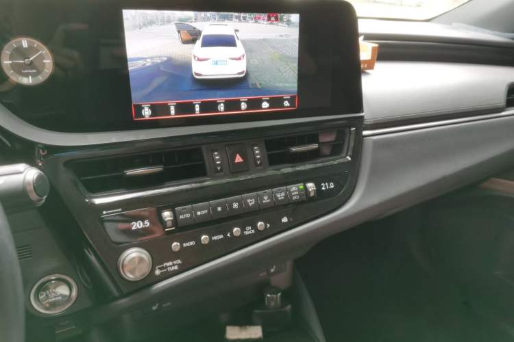 Used Lexus ES 2022 200 Excellence Edition Audio And AC Panel