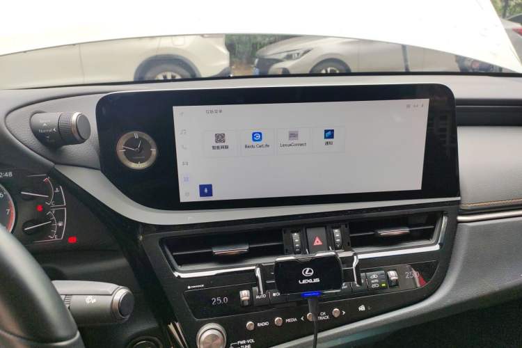 Used Lexus ES 2022 200 Excellence Edition Audio And AC Panel