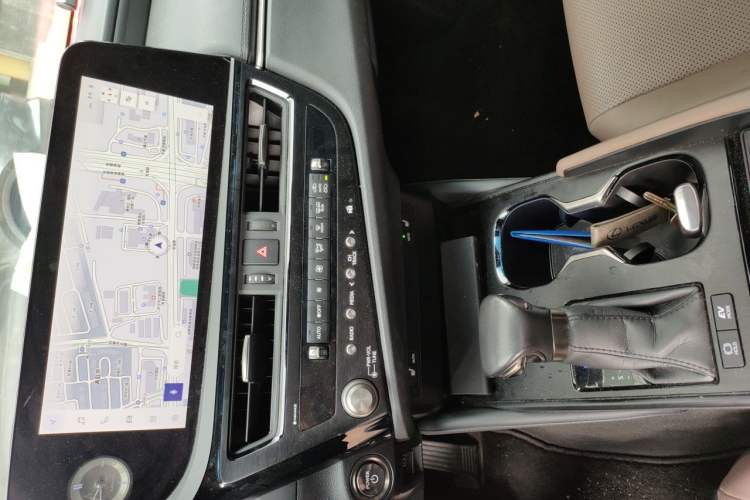 Used Lexus ES 2022 300h Excellence Edition Audio And AC Panel