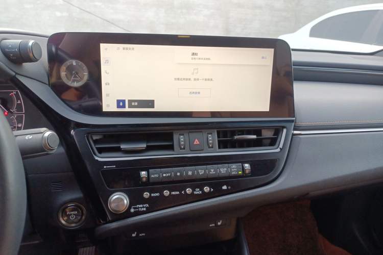 Used Lexus ES 2022 300h Excellence Edition Audio And AC Panel