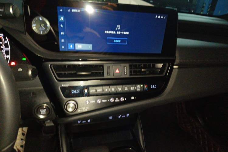 Used Lexus ES 2022 200 Luxury Edition Audio And AC Panel