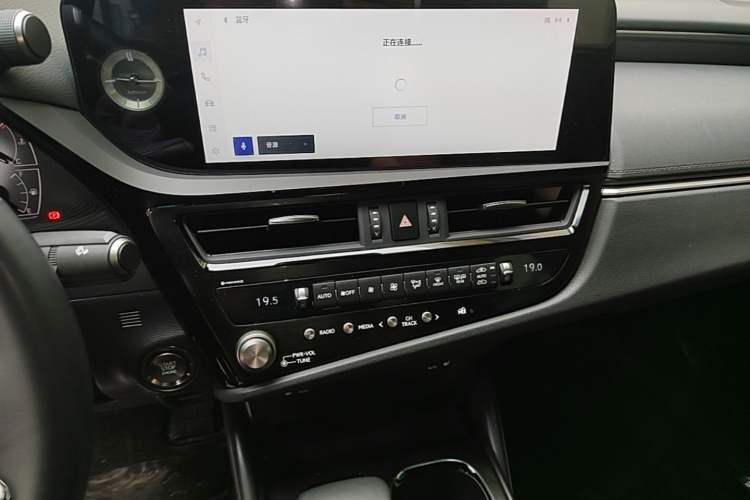 Used Lexus ES 2022 200 Excellence Edition Audio And AC Panel