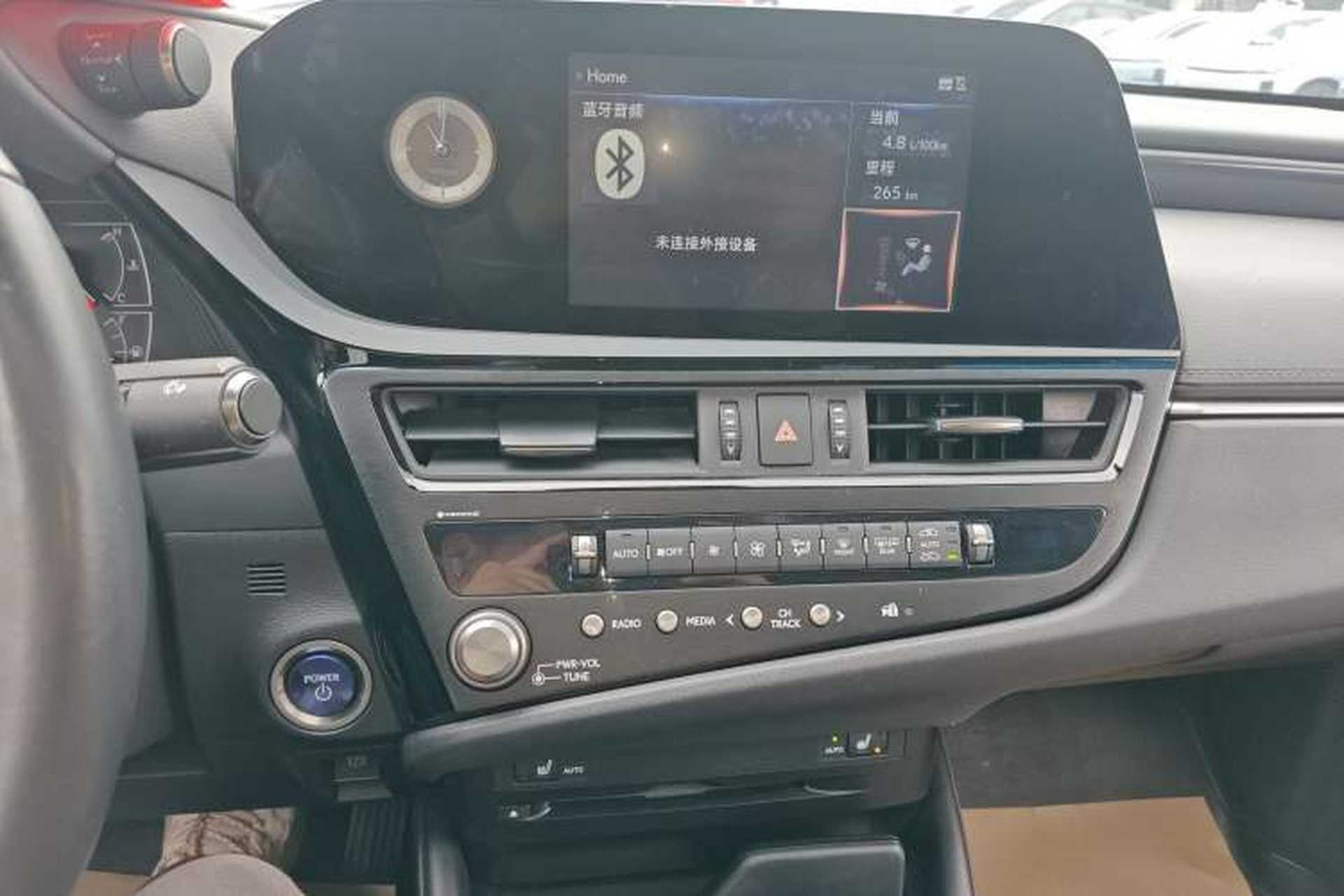 Used Lexus ES 2022 300h Excellence Edition Audio And AC Panel