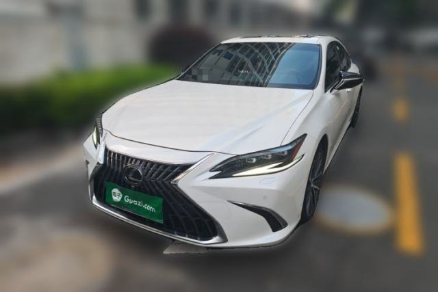 Used Lexus ES 2022 300h Deluxe Edition