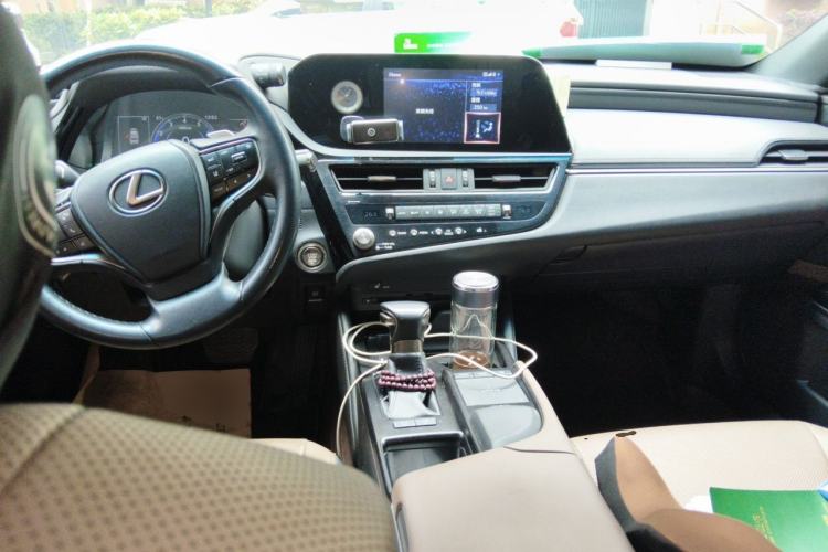 Used Lexus ES 2022 260 Excellence Edition Center Console
