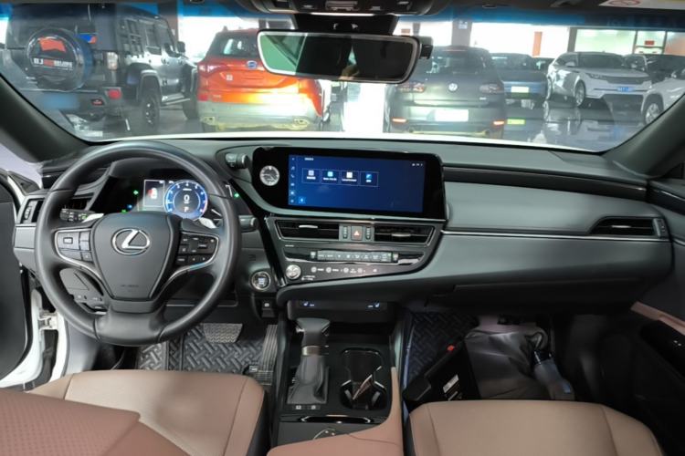 Used Lexus ES 2022 200 Excellence Edition Center Console
